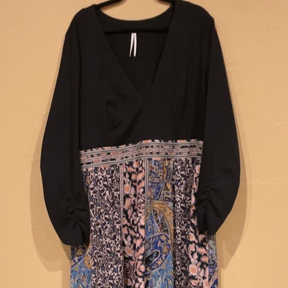 Anthropologie Abstract V-Neck Maxi Dress - Picture 6 of 10